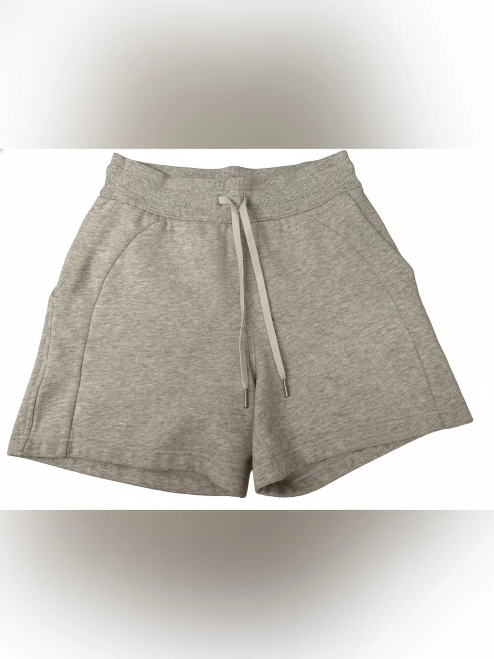 lululemon Women’s Scuba High-Rise Short, Heathered Core Ultra Light Grey. Size 6